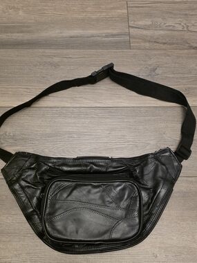 Vintage 90s Black Leather Patchwork Belt Waist Bag with Rear Velcro Multi Pocket